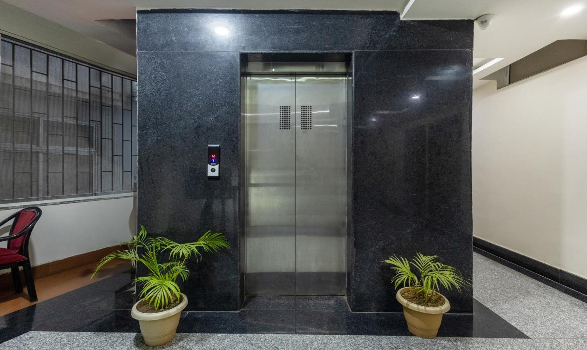 Swagatam Inn, 5 Minutes Walk From Guwahati Railway Station Eksteriør billede