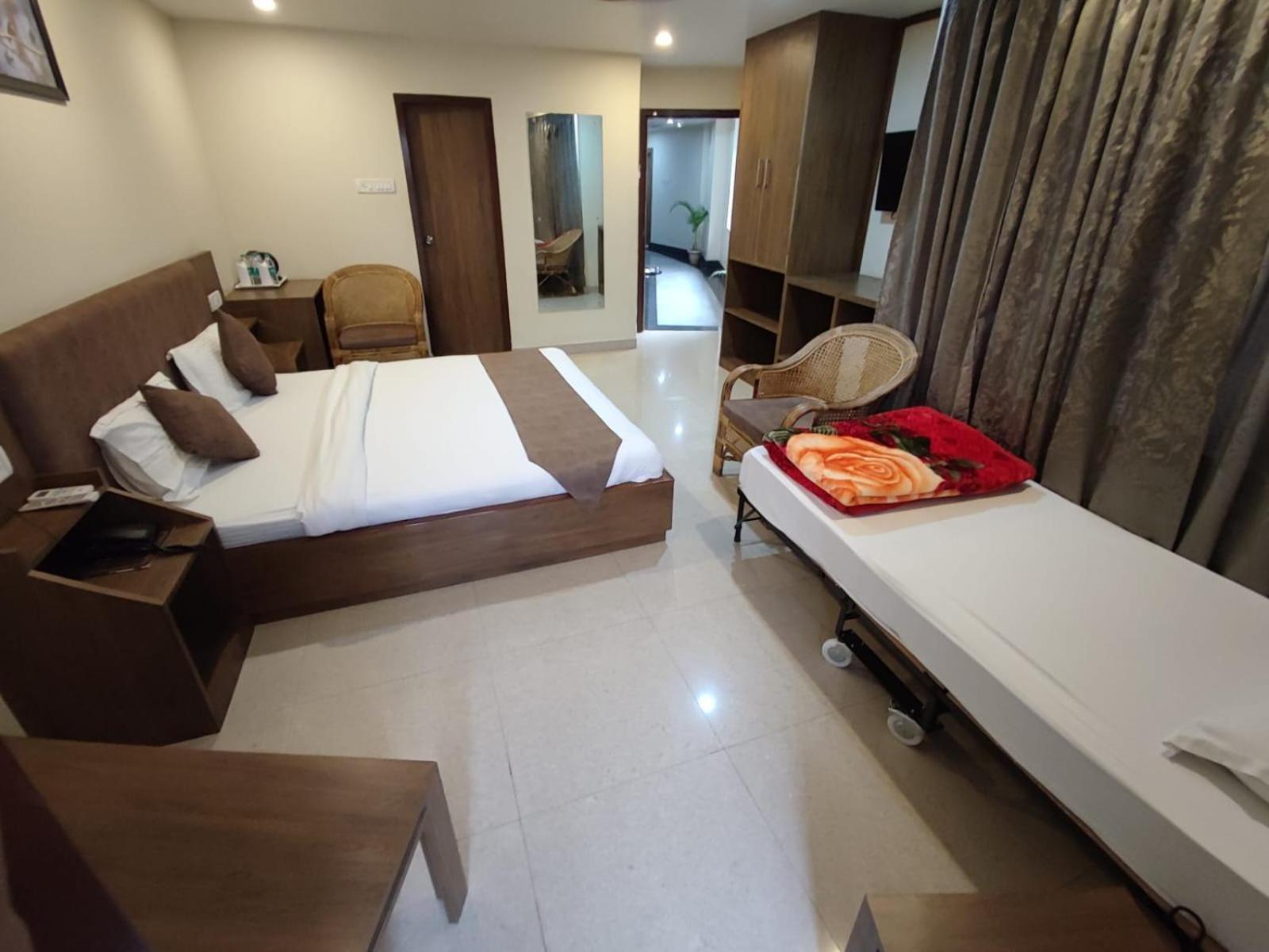 Swagatam Inn, 5 Minutes Walk From Guwahati Railway Station Eksteriør billede